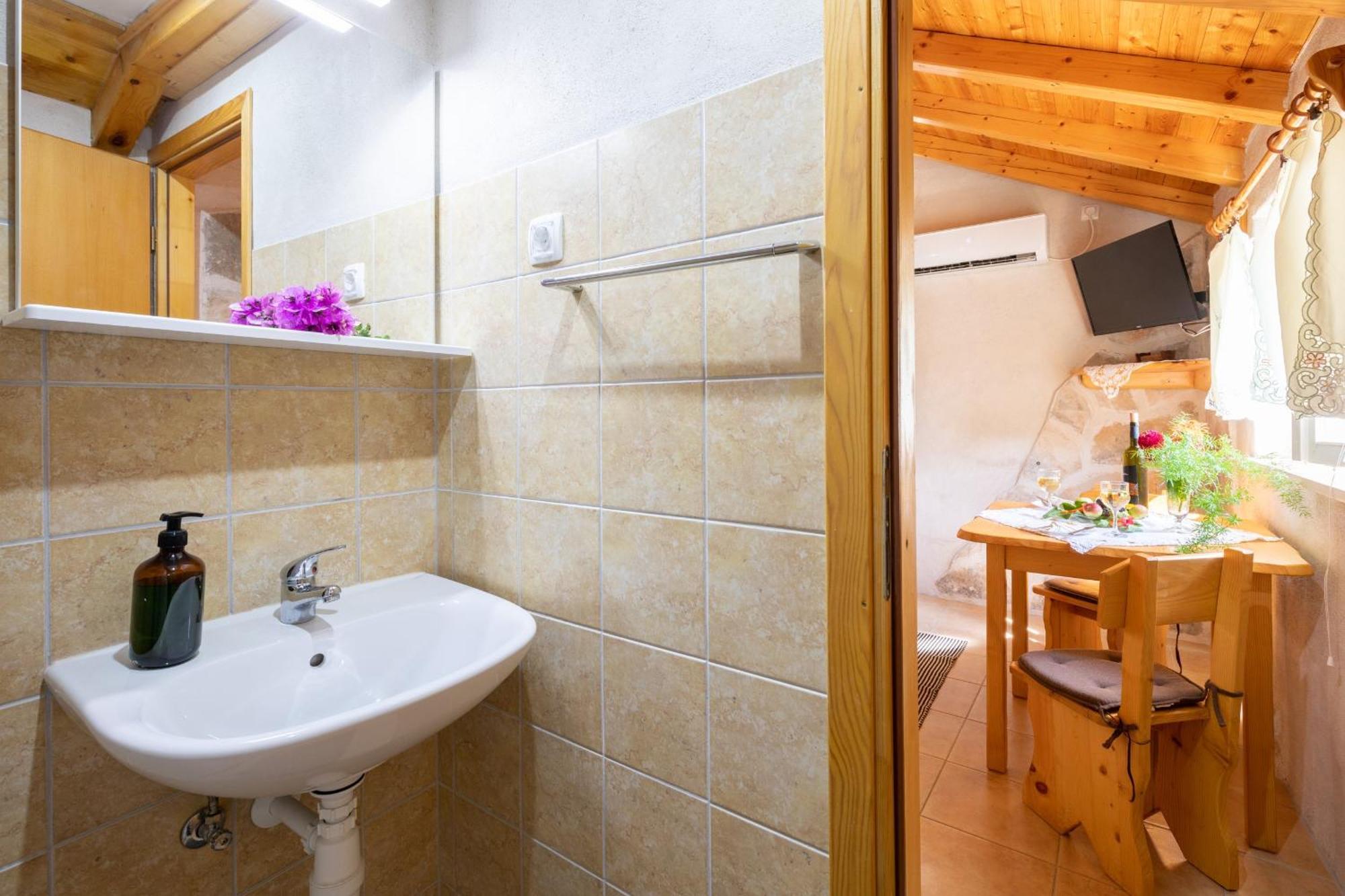Stone House Harmony Apartment Zrnovo ห้อง รูปภาพ